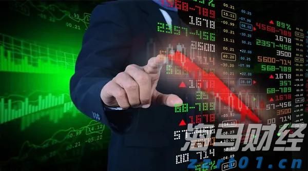 广州白云区山体滑坡现场搜救出第十名被困人员