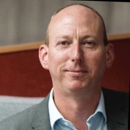 A股收评 | 三大利好推动市场!沪指稳守3600点 海南自贸区概念热潮涌动